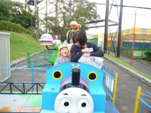 ママと一緒にトーマスの乗り物